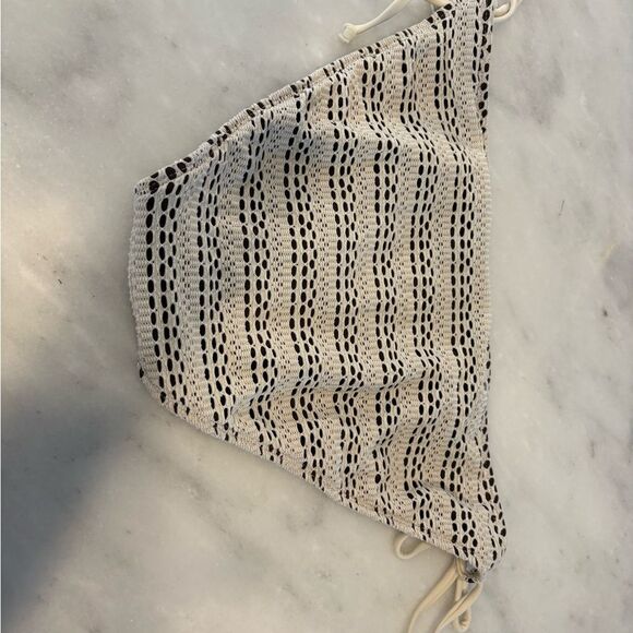 Old Navy Tan and Cream Crochet Bikini Bottom - Picture 2 of 6